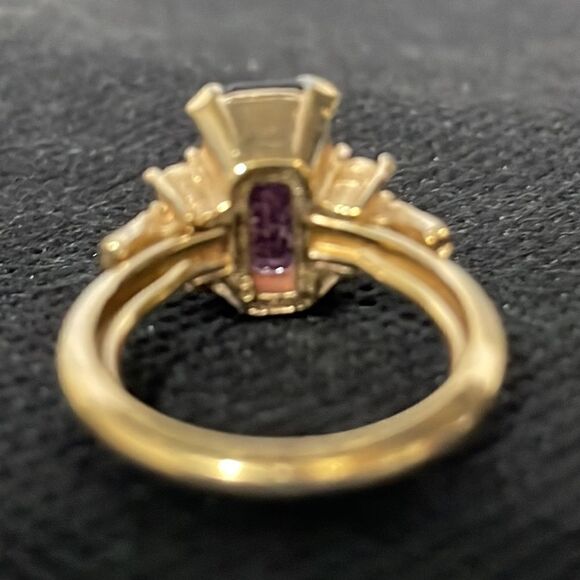 Ring with large red gem - Picture 5 of 7